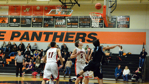 Powell runs away from Eagles in third quarter