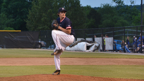 Farragut blows past Hurricanes 13-0 to reach state tourney