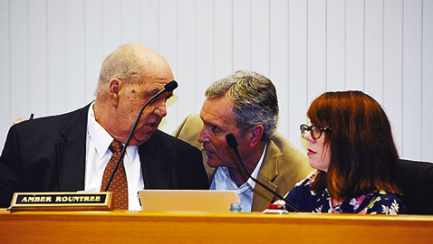 Board of Education Approves Contract for Interim Superintendent