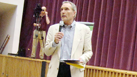 Forum solicits suggestions on potential superintendent