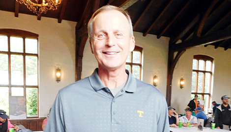 Golfers brave rain to play for Knoxville’s Youth
