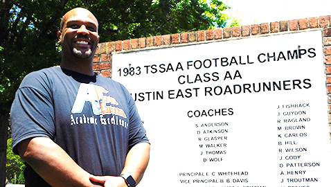 New coach wants Roadrunners to be smart and fast