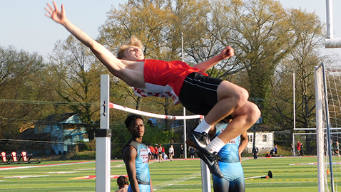 Austin-East rolls to victory in Roadrunner Invitational