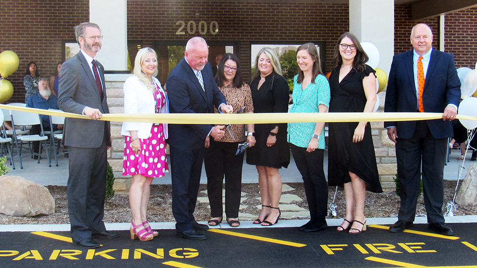 Mynatt Funeral Home Cuts Ribbon on Third Facility in Powell