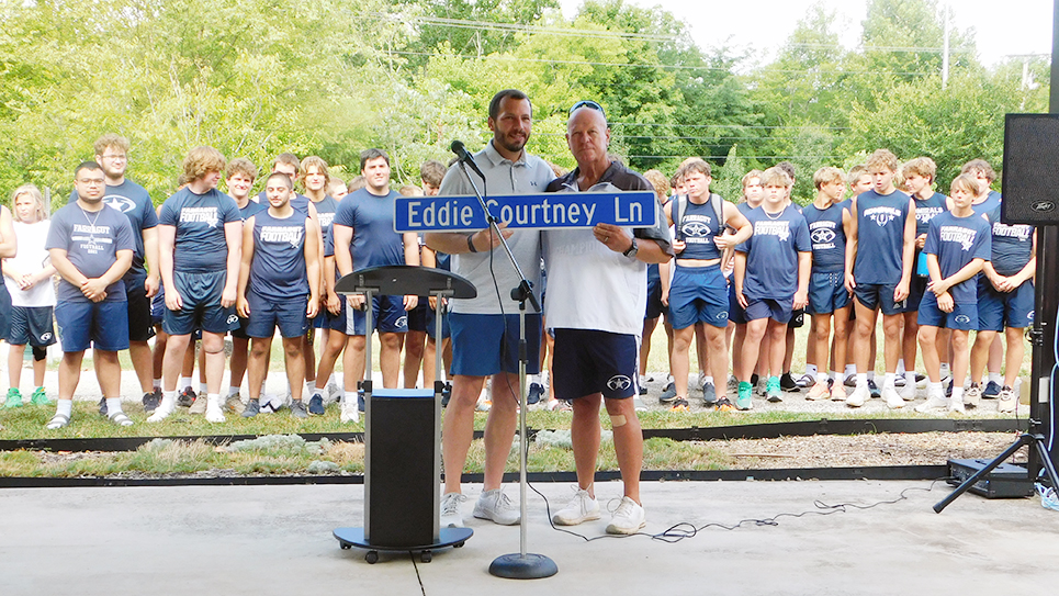Farragut honors longtime football coach with road dedication
