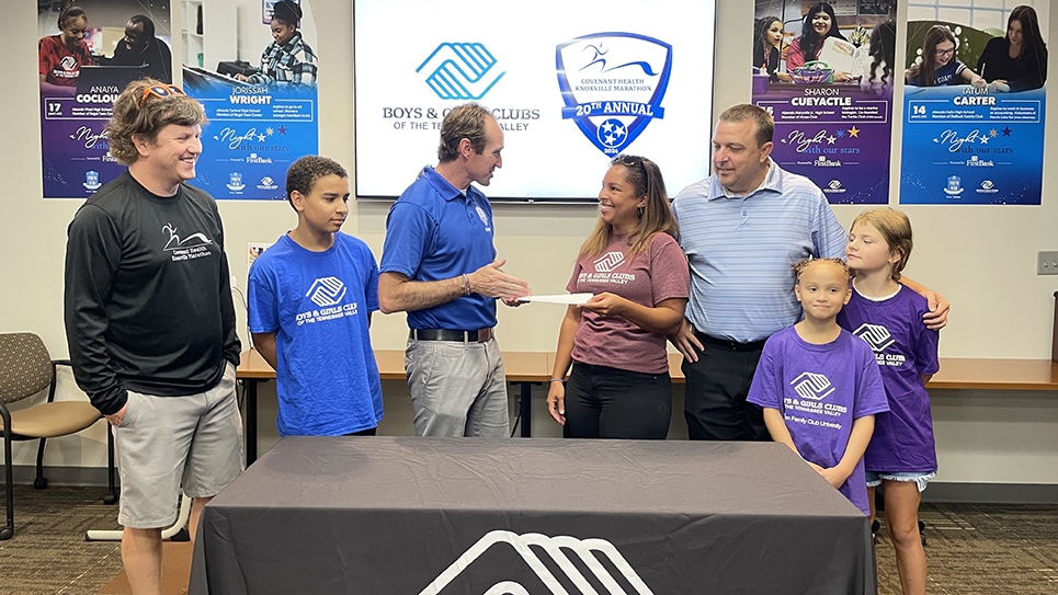 Knoxville Track and Field Club, Covenant Health Knoxville Marathon donate $15,000 to community partners