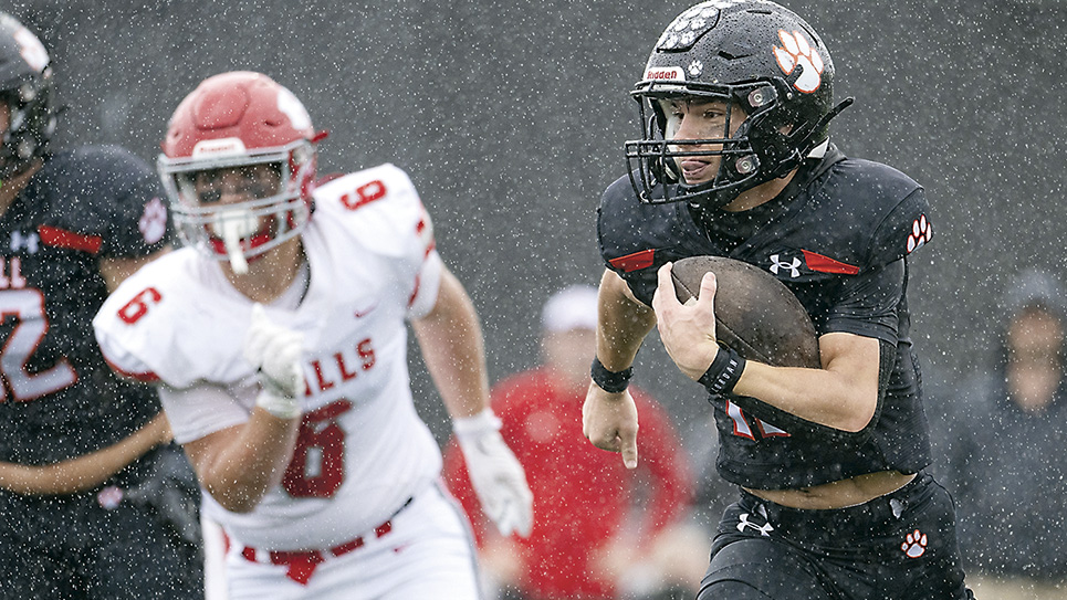 Streaking Powell stops Halls, 32-7