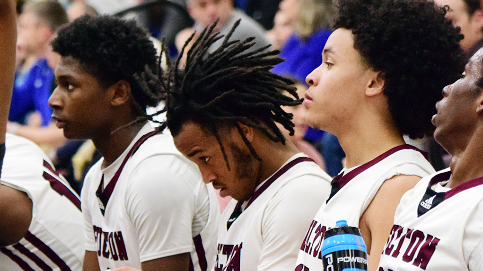 Fulton holds on for win and another trip to state