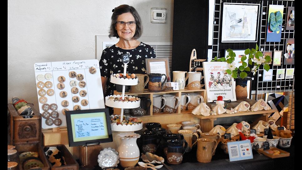 Holston Hills Community, Country Clubs Host Dogwood Arts Kick-Off Party